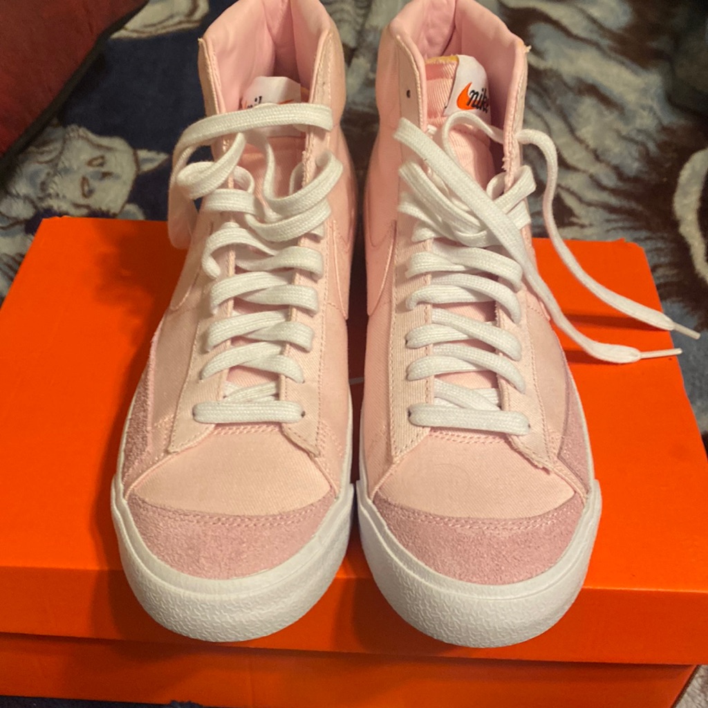 Never Been Worn. They’re Brand New. They’re Blazer Mid ‘77 Vntg We. Light Pink